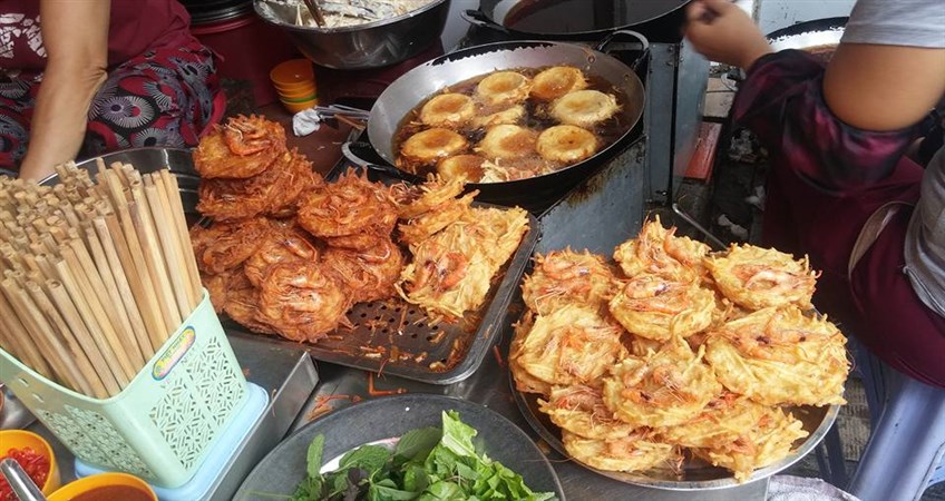 Hanoi street food tour